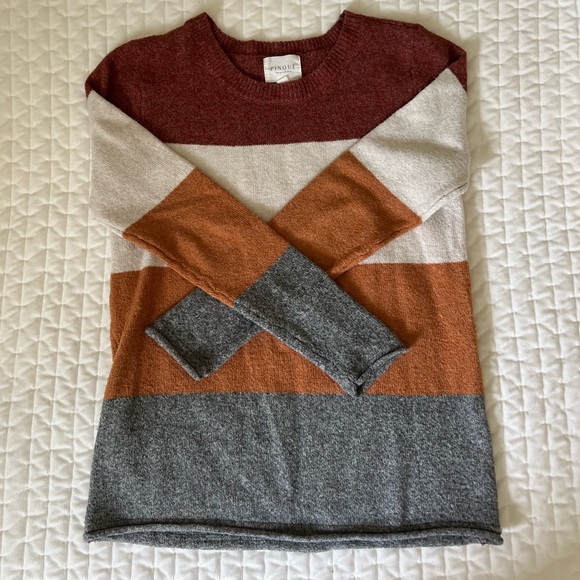 pinque Sweaters - Stitch fix sweater Pinque. Raw hem color block